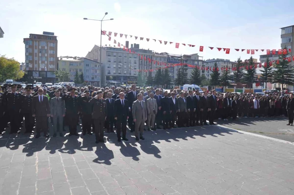 Atatürk'ün Kars'a gelişinin 102'inci yıl dönümü kutlandı(Kars-iha)