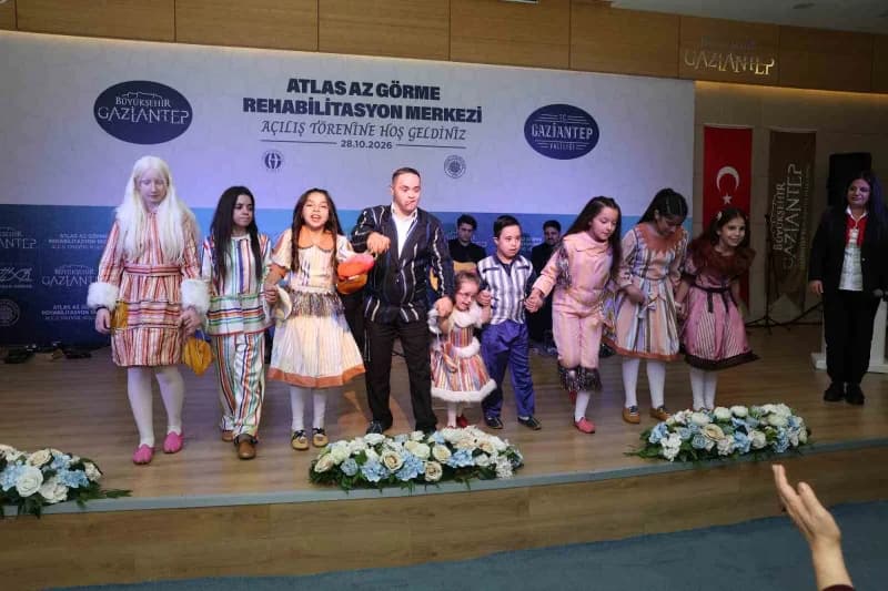 Öğrencilerin dans gösterileri