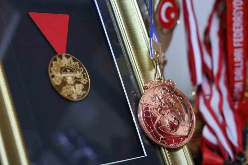 Veysel Batuhan Bay'ın madalye ve kupaları