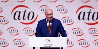 Ankara Ticaret Odası Congresium binasında 10 Ekim seçimleri için hazırlanan sandıklar ve oy kullanacak üyeler