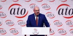 Ankara Ticaret Odası Congresium binasında 10 Ekim seçimleri için hazırlanan sandıklar ve oy kullanacak üyeler