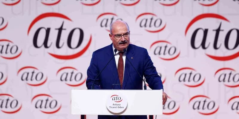 Ankara Ticaret Odası Congresium binasında 10 Ekim seçimleri için hazırlanan sandıklar ve oy kullanacak üyeler
