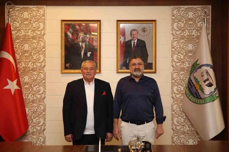 ATSO Başkan adayı Davut Çetin (Solda) Serik ziyaretlerinde ilçeye yatırım sözü verdi. "Göreve geldiğimizde, Serik’e üyel