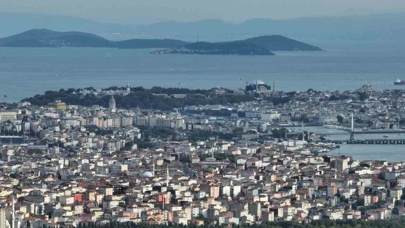 İstanbul’un tarihi simgelerinden Ayasofya-i Kebir Cami-i Şerifi’nde sürdürülen kapsamlı Restorasyon çalışmaları, tarihi