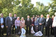 Aydın’da kestane hasadı yapan üreticiler ve kestane ağaçları