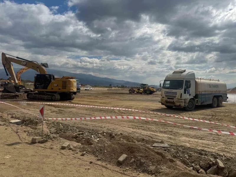 Aydın Büyükşehir Belediye Başkanı Özlem Çerçioğlu, Kent genelinde hayata geçirilen yatırımlarla vatandaşların ve esnafla