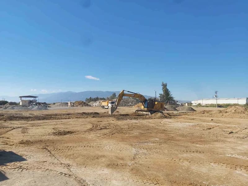 Aydın Büyükşehir Belediye Başkanı Özlem Çerçioğlu Nazilli’de tır ve kamyon parkı projesi alanında inceleme yapıyor