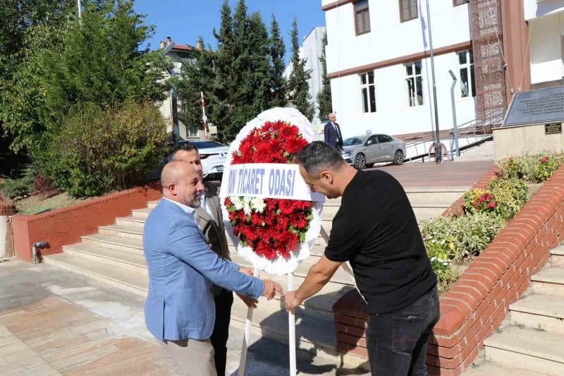 Aydın Ticaret Odası 12. Meslek Komitesi tarafından Sigorta Haftası çelenk sunma töreniyle kutlanırken, törende sigortacı