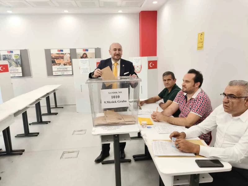 Ülke genelinde olduğu gibi Aydın'da Türkiye Odalar ve Borsalar Birliği'ne (TOBB) bağlı seçimler başladı. 5174 sayılı kan
