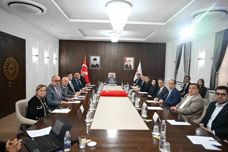 Ülke genelindeki önemli tarım ve sanayi kentlerinden olan Aydın'da, kayıtlı İşgücü sayısı 96 bin 679 oldu.