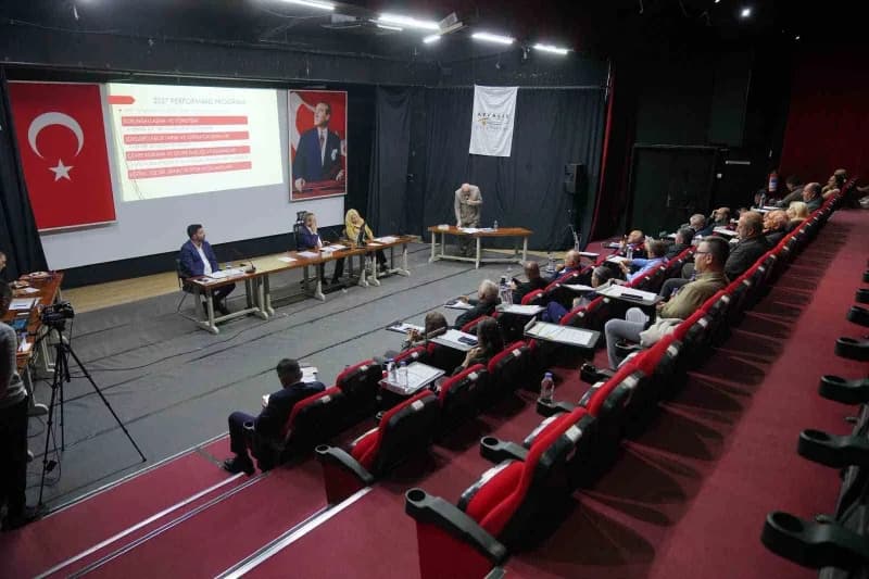 Ayvalık Belediye Meclisi, Ekim Ayı Olağan toplantısının ikinci birleşimini Vural Sineması Nejat Uygu