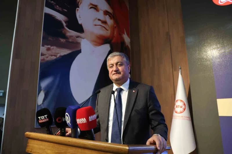 ADANA Valisi Mustafa Yavuz üniversitelere güvendiğini anlatarak, "İstiyoruz ki başarılı ve ahlaklı B