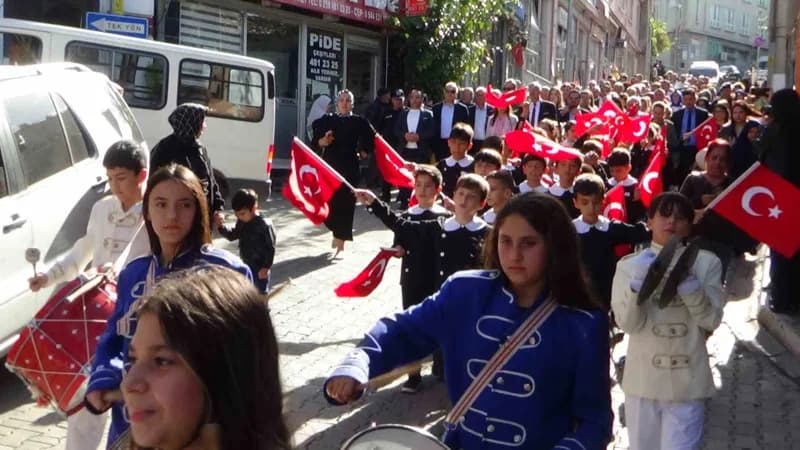 Denizli’nin köklü Dokuma geleneğiyle öne çıkan ilçesi Babadağ’da 8. Babafest Festivali açılış töreni