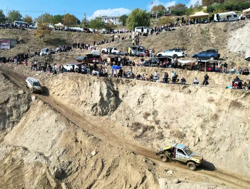 Babadağ Belediyesi tarafından bu yıl 8'incisi düzenlenen geleneksel Babafest, nefes kesen off-road g