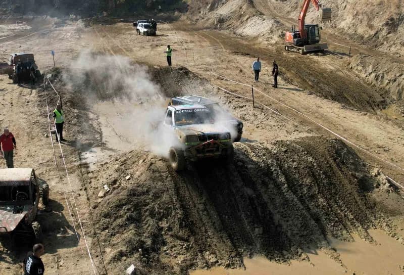 Babadağ Belediyesi tarafından bu yıl 8'incisi düzenlenen geleneksel Babafest, nefes kesen off-road g