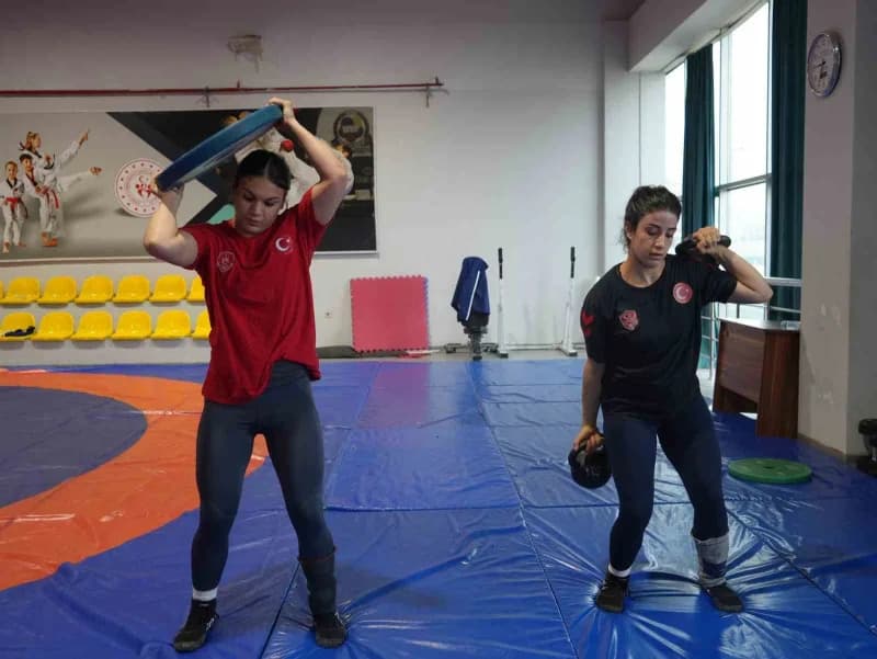 Gaziantep'te yaşayan 18 yaşındaki Sema Yüksel, gittiği Spor lisesinde güreşe merak saldı. Hocasının tavsiyesi üzerine gü