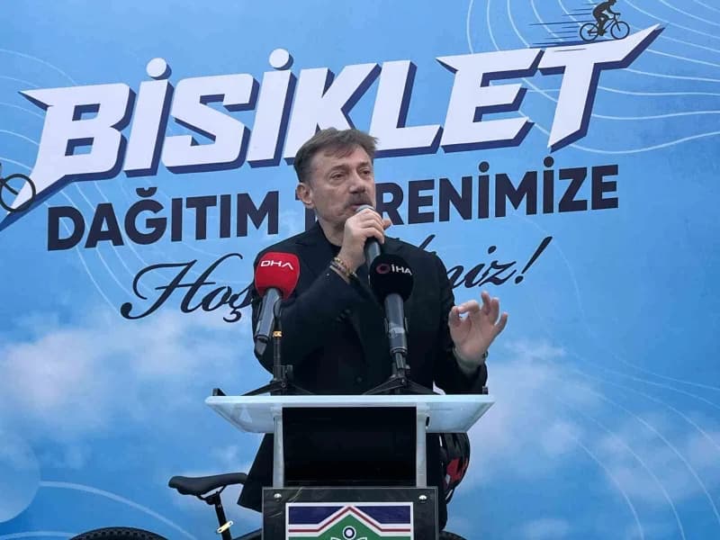 Bahçelievler Belediye Başkanı Hakan Bahadır, törende konuşma yaptı