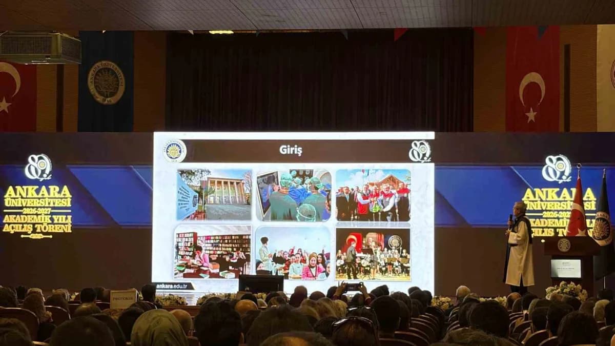 Bakan Bayraktar, Ankara Üniversitesi 2026-2027 Akademik Yılı Açılış Töreni'ne katıldı