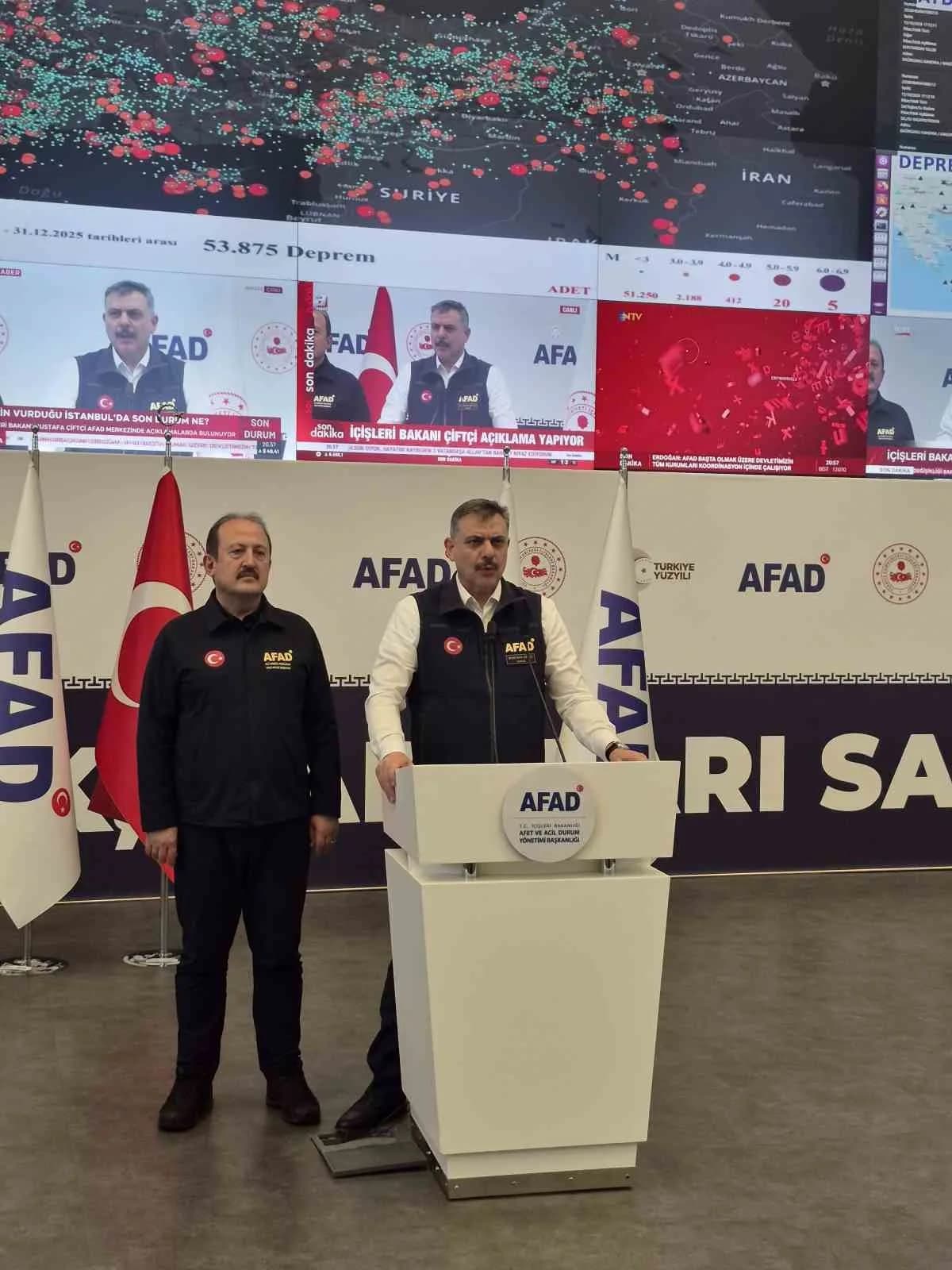 İçişleri Bakanı Mustafa Çiftçi AFAD'da basın açıklaması yaparken