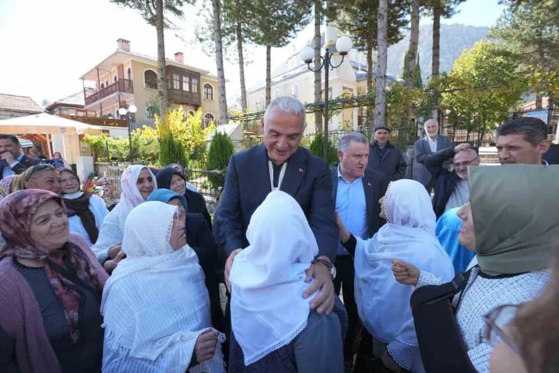 Kültür ve Turizm Bakanı Mehmet Nuri Ersoy, memleketi Antalya’nın İbradı ilçesinde hemşehrileri ile b