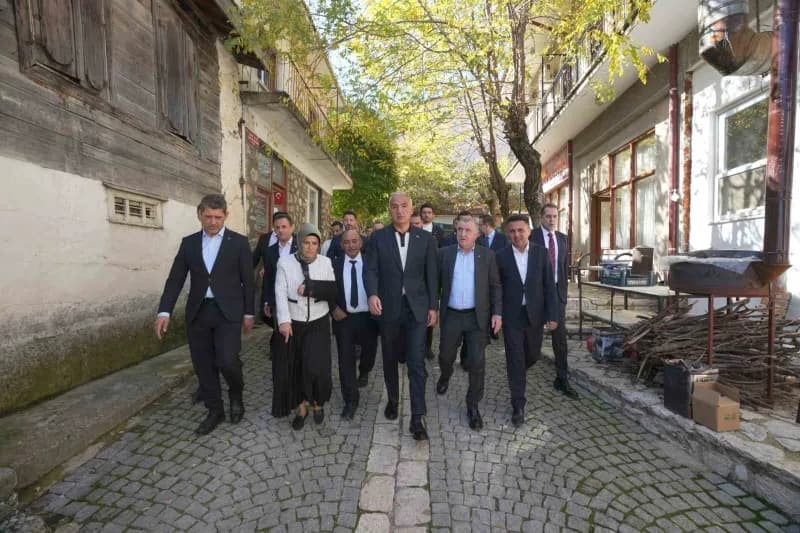 Kültür ve Turizm Bakanı Mehmet Nuri Ersoy, memleketi Antalya’nın İbradı ilçesinde 2 yeni eserin açıl