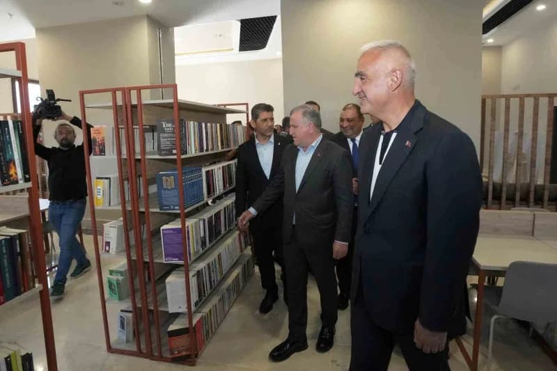 Ersoy ailesi tarafından yaptırılan İbradı Gençlik Merkezi gençlerin hizmetine sunulurken, Ormana Kül