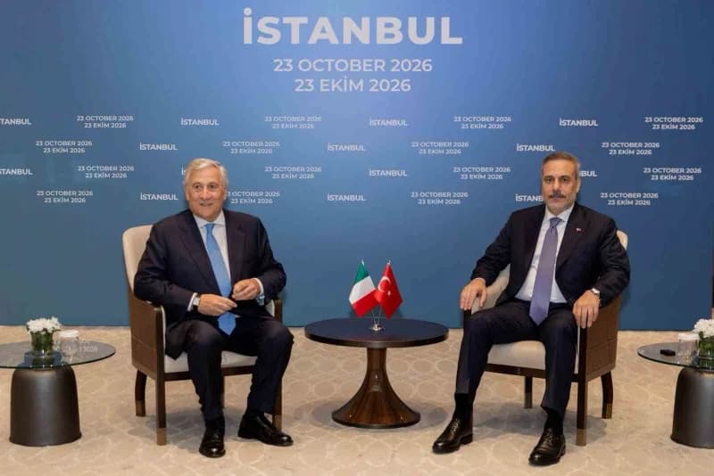 Dışişleri Bakanı Hakan Fidan, İstanbul'da düzenlenen R4 ve R4+E3 toplantılarında açıklama yaparken