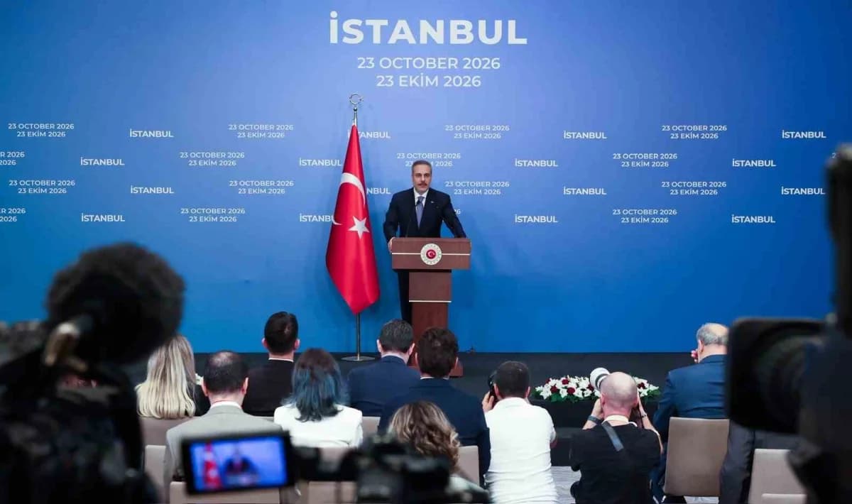 İstanbul’da düzenlenen R4+e3 Dışişleri Bakanları Toplantısı’nın ardından basın toplantısında konuşan