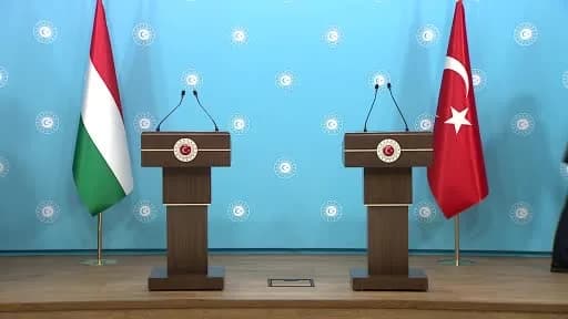 Dışişleri Bakanı Hakan Fidan ve Macaristan Dışişleri Bakanı Anita Orban ortak basın açıklaması yaparken