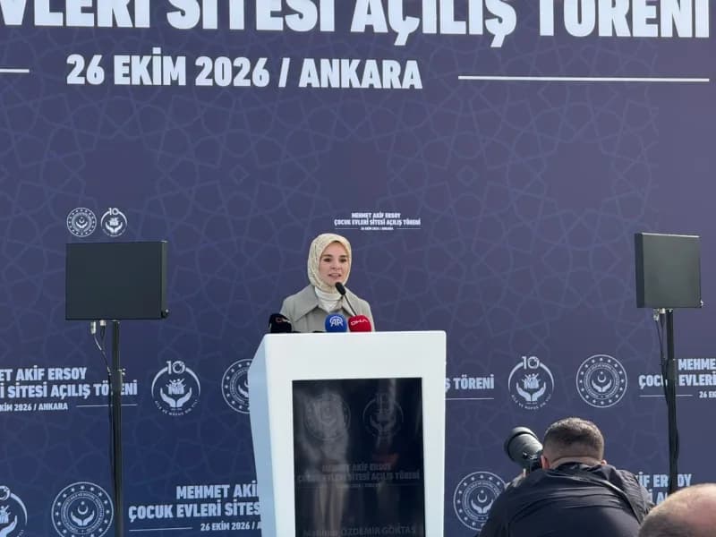 Aile ve Sosyal Hizmetler Bakanı Mahinur Özdemir Göktaş, Mehmet Akif Ersoy Çocuk Evleri Sitesi'nin aç