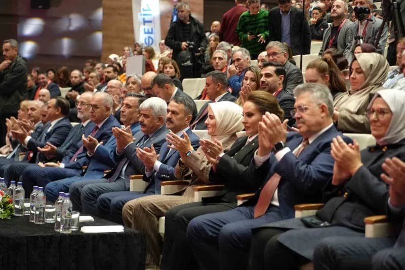 Kocaeli'de Gebze Ticaret ve İş Geliştirme Derneği (GETİP) tarafından Türkiye Halk Bankası ana sponso