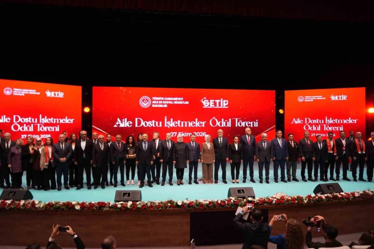 Kocaeli'de Gebze Ticaret ve İş Geliştirme Derneği (GETİP) tarafından Türkiye Halk Bankası ana sponso