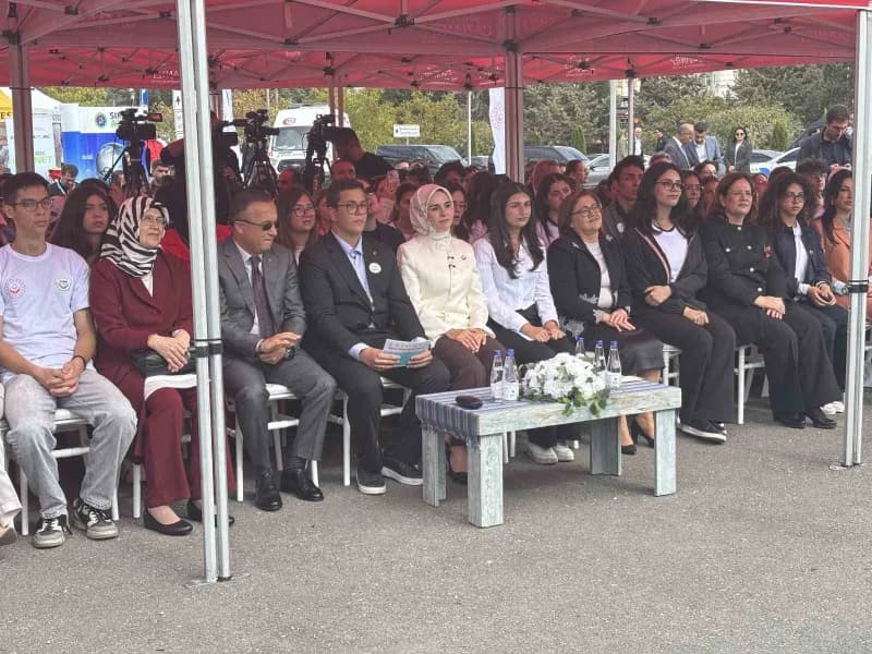 Aile ve Sosyal Hizmetler Bakanı Mahinur Özdemir Göktaş, Gaziantep'te "Dünyayı Dönüştüren Çocuklar" programına katıldı