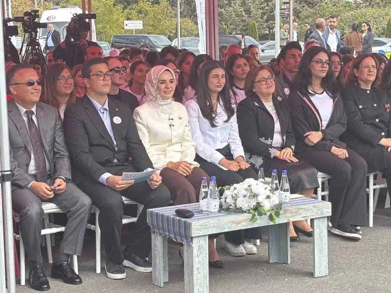 Aile ve Sosyal Hizmetler Bakanı Mahinur Özdemir Göktaş, Gaziantep'te "Dünyayı Dönüştüren Çocuklar" programına katıldı