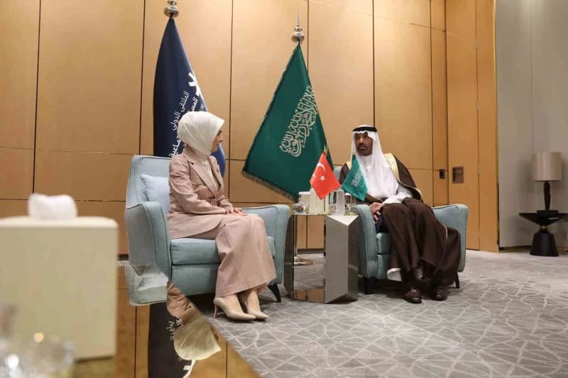 Bakan Göktaş, Suudi Arabistan İnsan Kaynakları ve Sosyal Kalkınma Bakanı Ahmed bin Sulaiman Al-rajhi ile görüştü