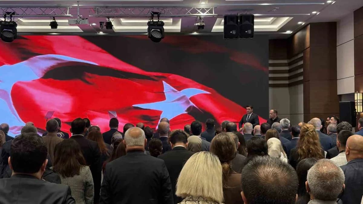 ANKARA'da 'Yükseköğretim Programlarında Yeterlilik ve Tanınırlık Logo Kullanımı Hakkı Buluşması' düz