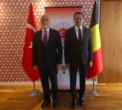 Çalışma ve Sosyal Güvenlik Bakanı Vedat Işıkhan Brüksel’de büyükelçiler ve UID temsilcileriyle toplantıda