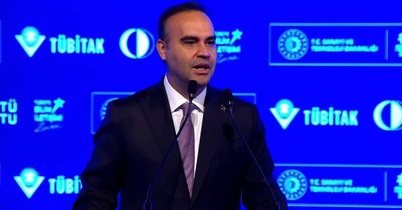 Sanayi ve Teknoloji Bakanı Mehmet Fatih Kacır, Türkiye Bilim İletişimi Zirvesi'nde konuşma yaparken