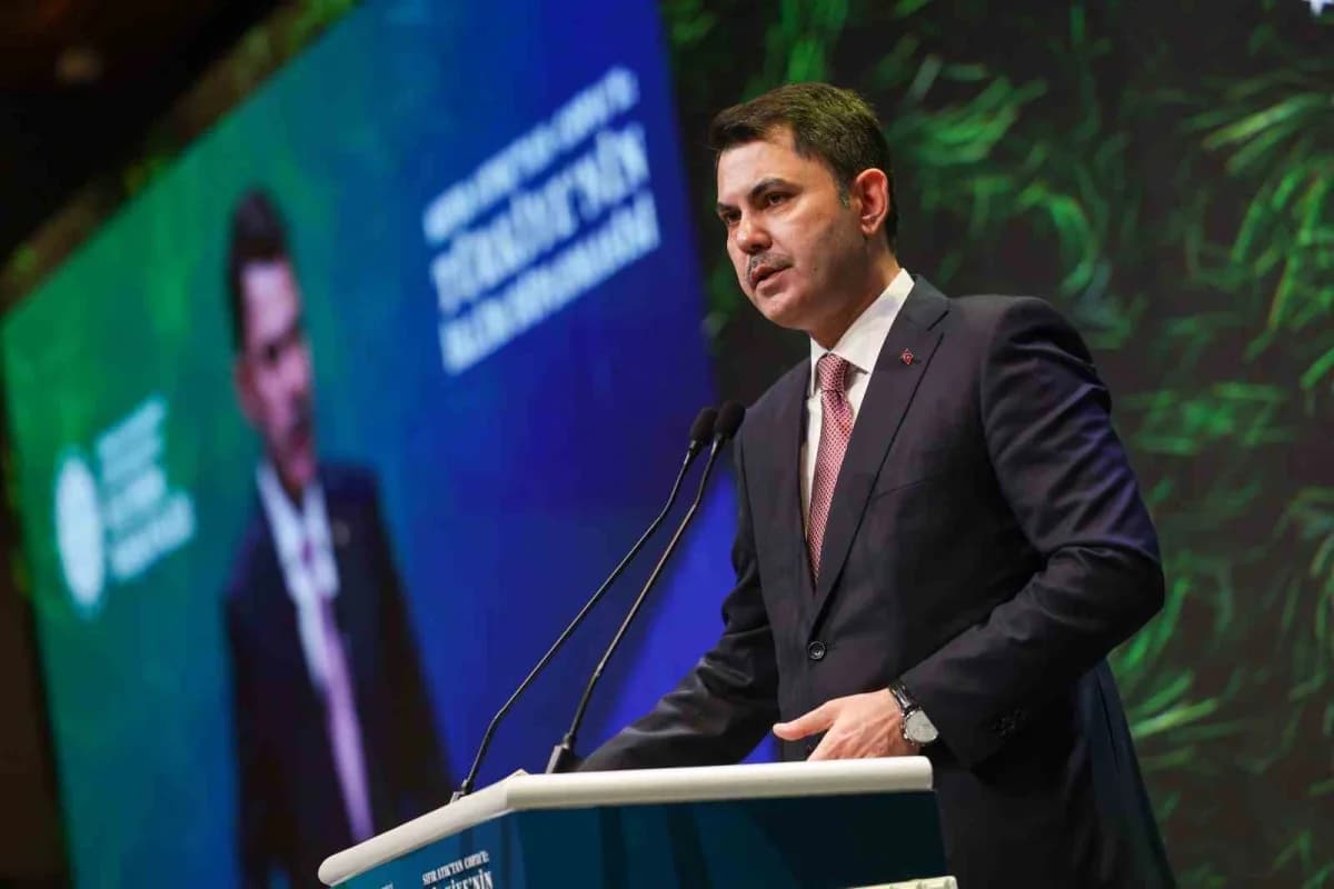 Bakan Kurum, İletişim Başkanlığı'nca düzenlenen "Sıfır Atık'tan COP31'e: Türkiye'nin İklim Diplomasi
