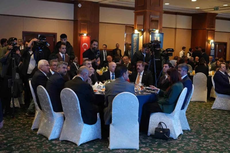 Erzurum Ticaret Borsası tarafından, 'Erzurum Birlikte Güçlü' sloganıyla 1. Erzurum Kalkınma Zirvesi