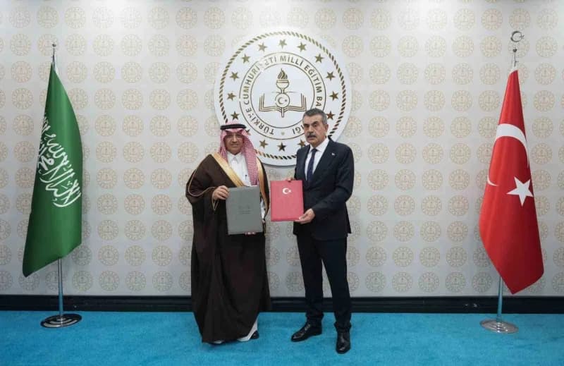 Milli Eğitim Bakanı Yusuf Tekin ve Suudi Arabistan Eğitim Bakanı Yusuf Bin Abdullah El-Benyan