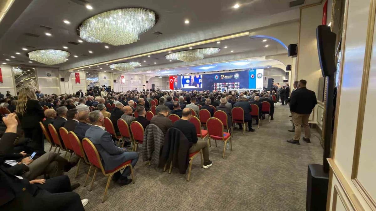 Ulaştırma ve Altyapı Bakanı Abdulkadir Uraloğlu, "Bizler için sendikalar demokrasilerin vazgeçilmez
