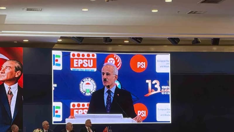 Ulaştırma ve Altyapı Bakanı Abdulkadir Uraloğlu, "Bizler için sendikalar demokrasilerin vazgeçilmez