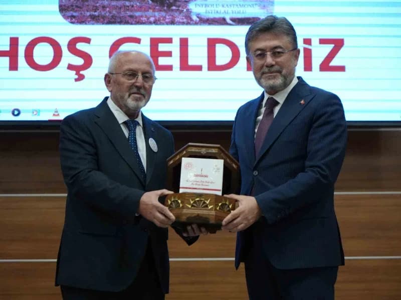 İlim Yayma Cemiyeti Kastamonu Şube Başkanı Mehmet Uyanık, Tarım ve Orman Bakanı İbrahim Yumaklı'ya h