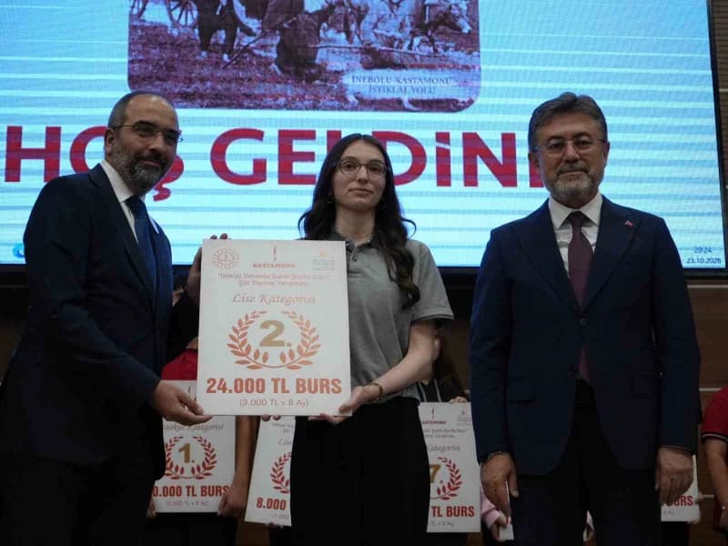 Tarım ve Orman Bakanı İbrahim Yumaklı, Kastamonu İstiklal yolunda Şehit Şerife Bacı 5. Şiir Yazma ya