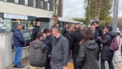 Bakırköy Belediyesi önünde ihale usulsüzlüğü soruşturmasıyla ilgili polis ve adliye işlemleri