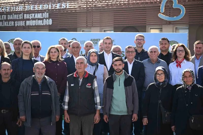 Balıkesir Büyükşehir Belediyesi, üreticilerin yükünü hafifletmeye, toprağın bereketini büyütmeye dev