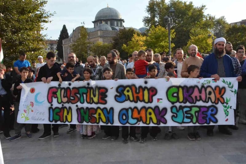 Balıkesir’de, 7 Ekim Aksa Tufanı’nın yıl dönümü dolayısıyla Sivil Toplum Kuruluşları Platformu tarafından "Gazze ve Kudü