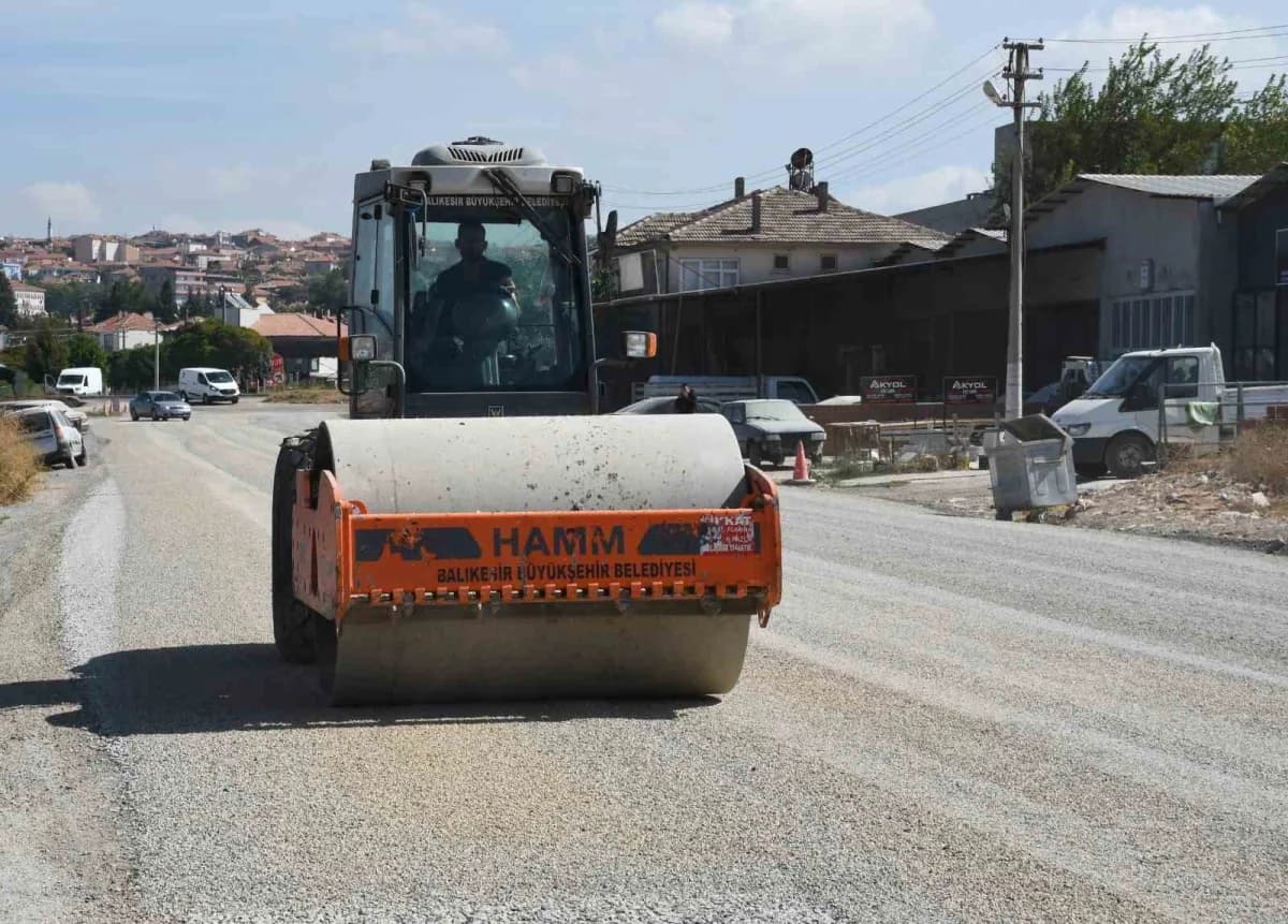 Balıkesir Savaştepe Sanayi Sitesi yolunda yapılan sathi kaplama çalışması ve esnafın memnuniyeti