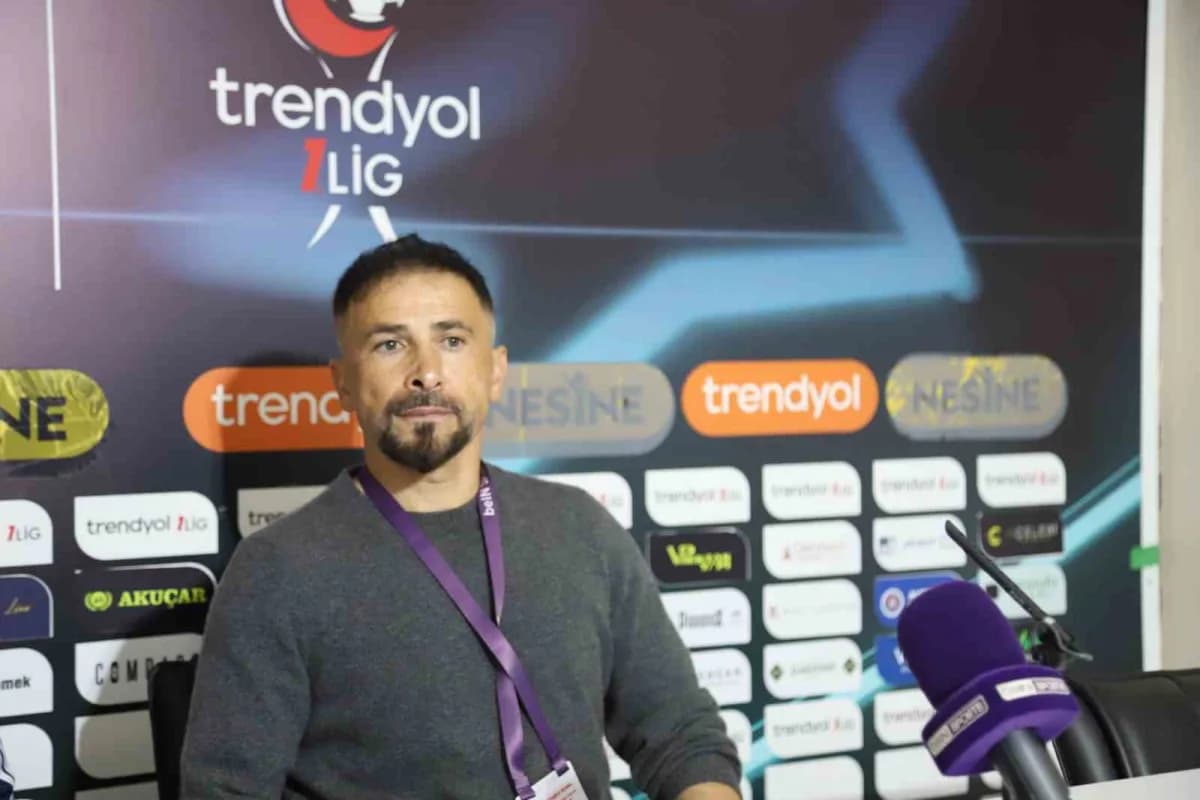 Bandırmaspor Teknik Direktörü Ertuğrul Arslan